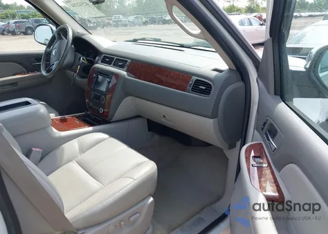 2007 Chevrolet Suburban 1500 Ltz из США, поврежденный, VIN 3GNFK16327G237694